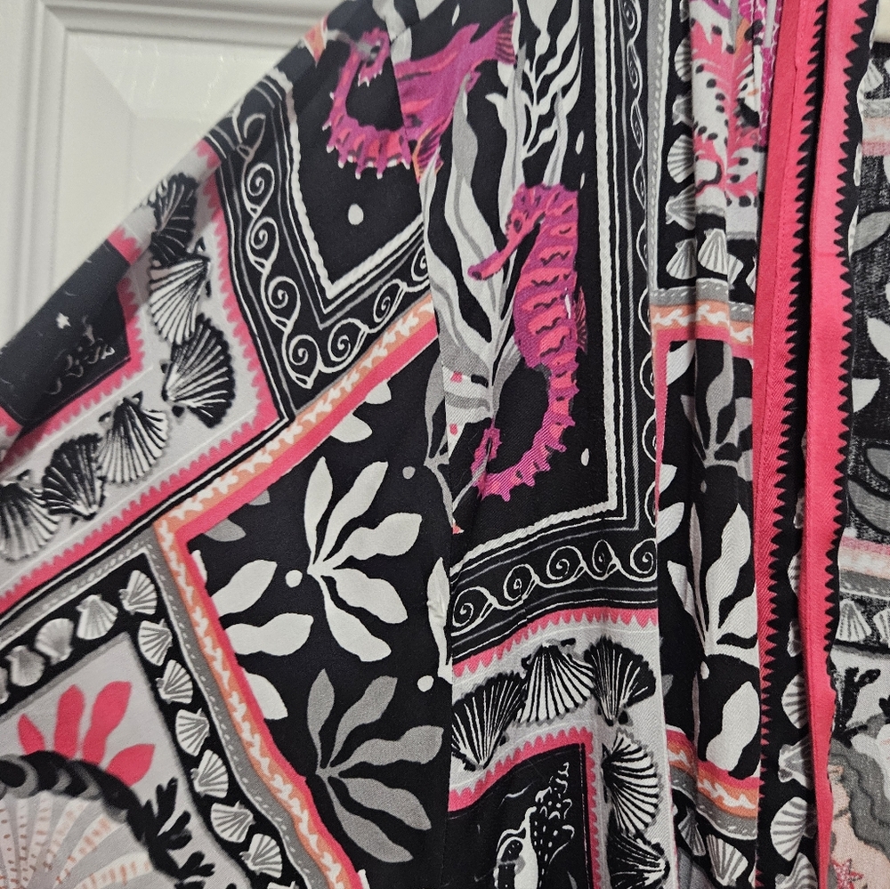 Printfresh Black and Pink Floral Patterned Kimono Robe - Picture 3 of 5